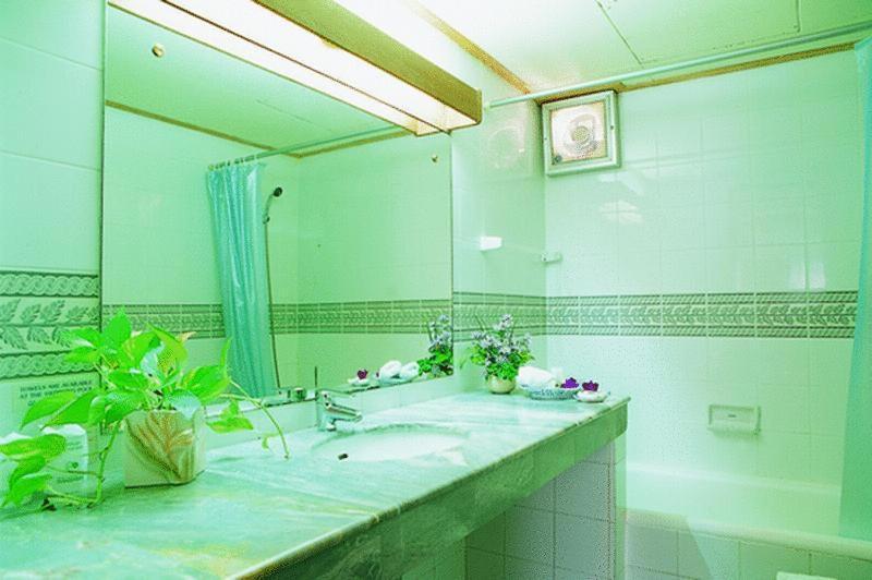 Palmeraie Beach Hotel, Rayong Ban Ang Exterior foto